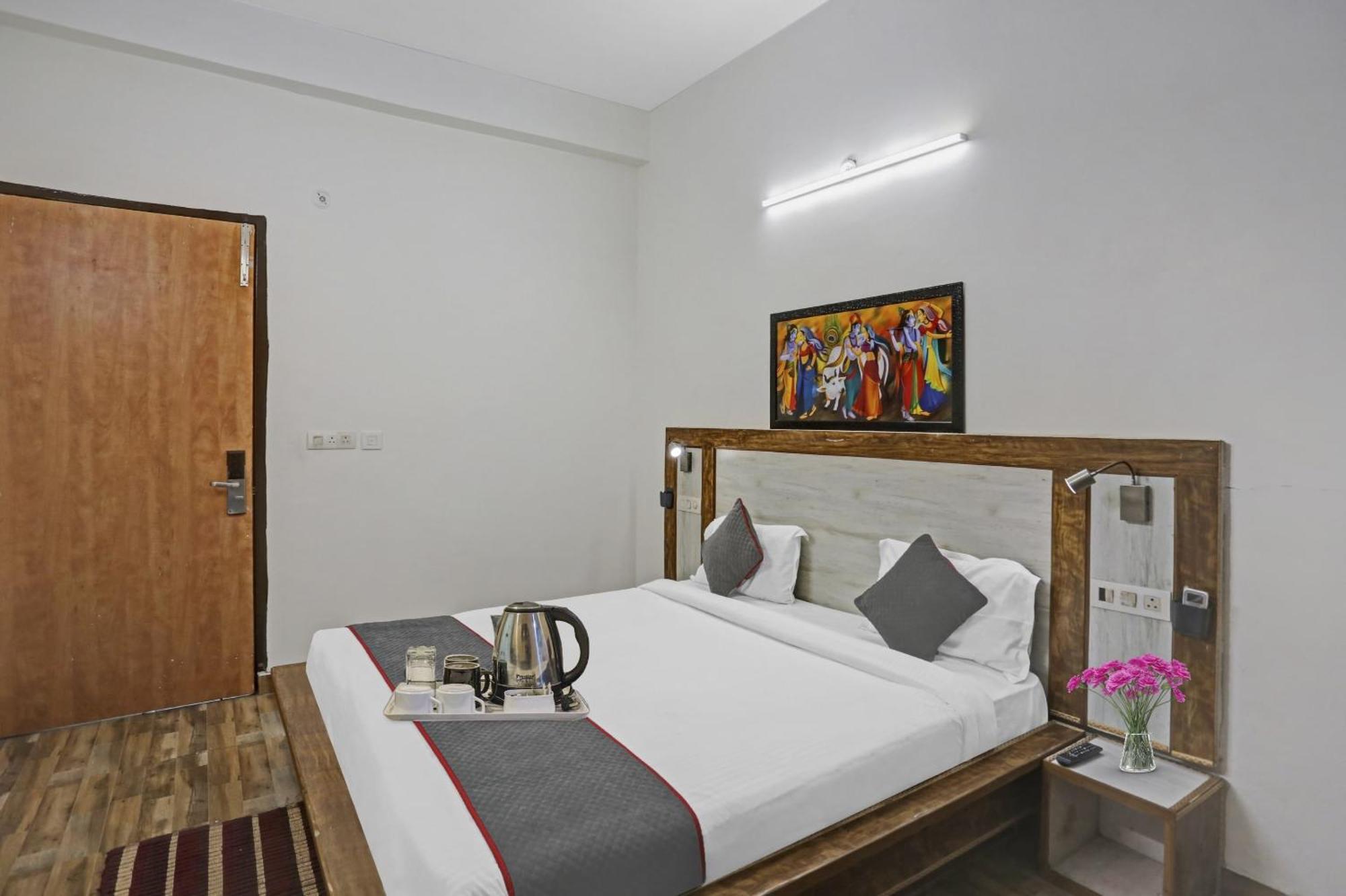 Townhouse Gn Stay Near Gnida Office Metro Station Greater Noida Exterior foto