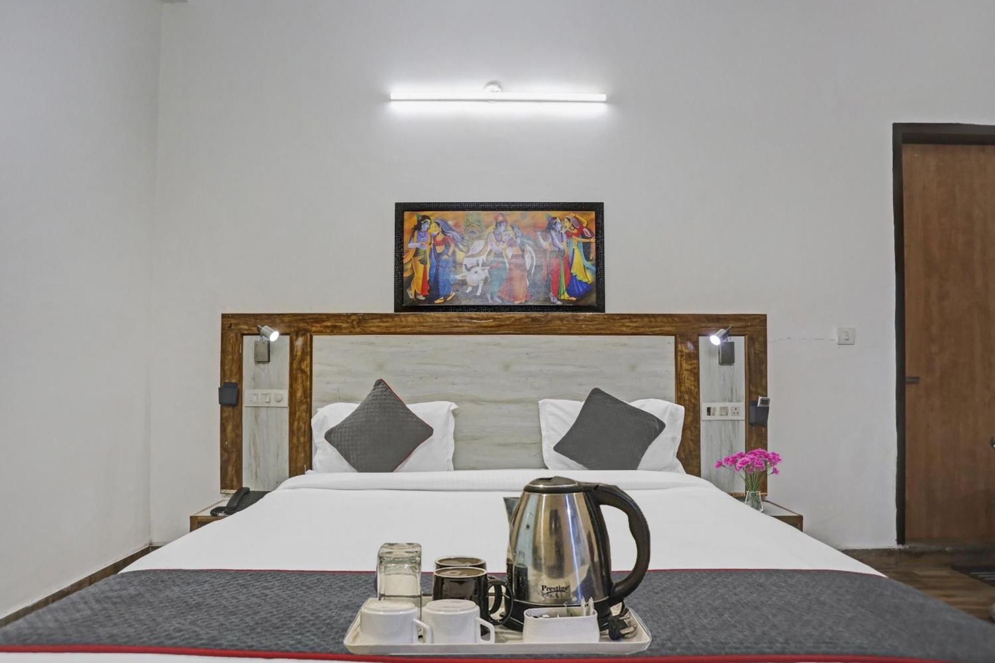 Townhouse Gn Stay Near Gnida Office Metro Station Greater Noida Exterior foto