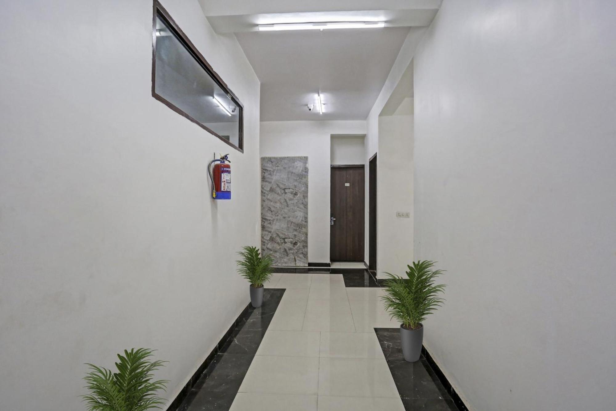 Townhouse Gn Stay Near Gnida Office Metro Station Greater Noida Exterior foto