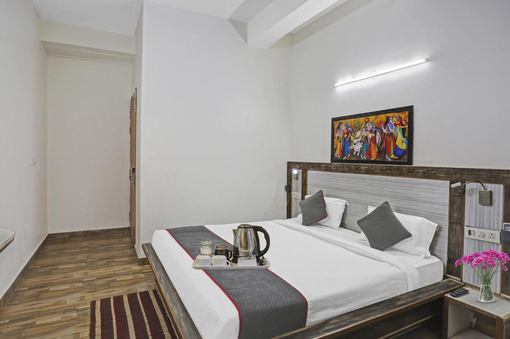 Townhouse Gn Stay Near Gnida Office Metro Station Greater Noida Exterior foto