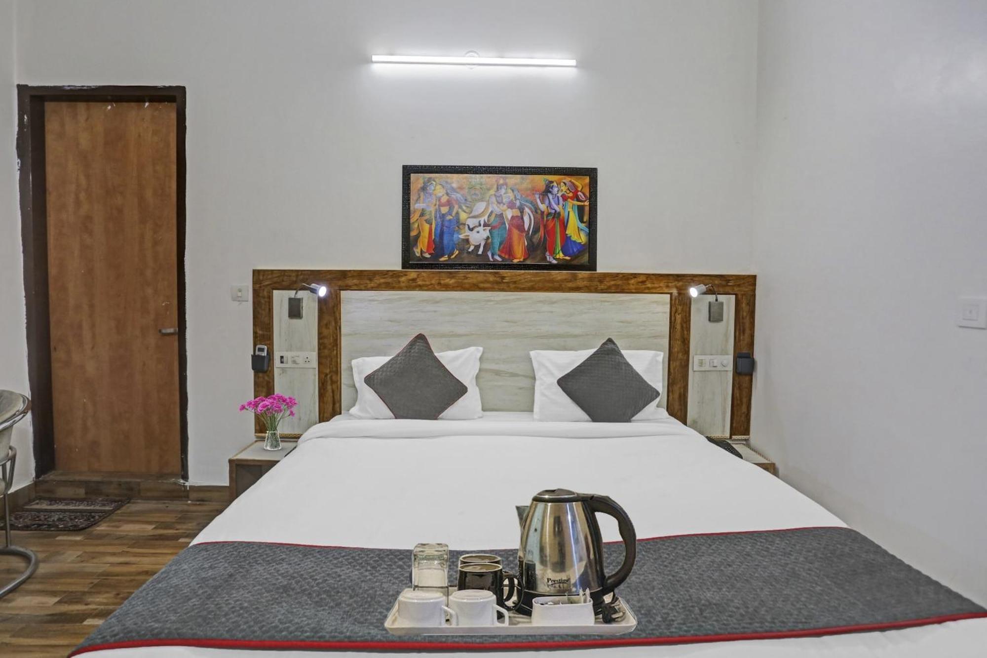 Townhouse Gn Stay Near Gnida Office Metro Station Greater Noida Exterior foto