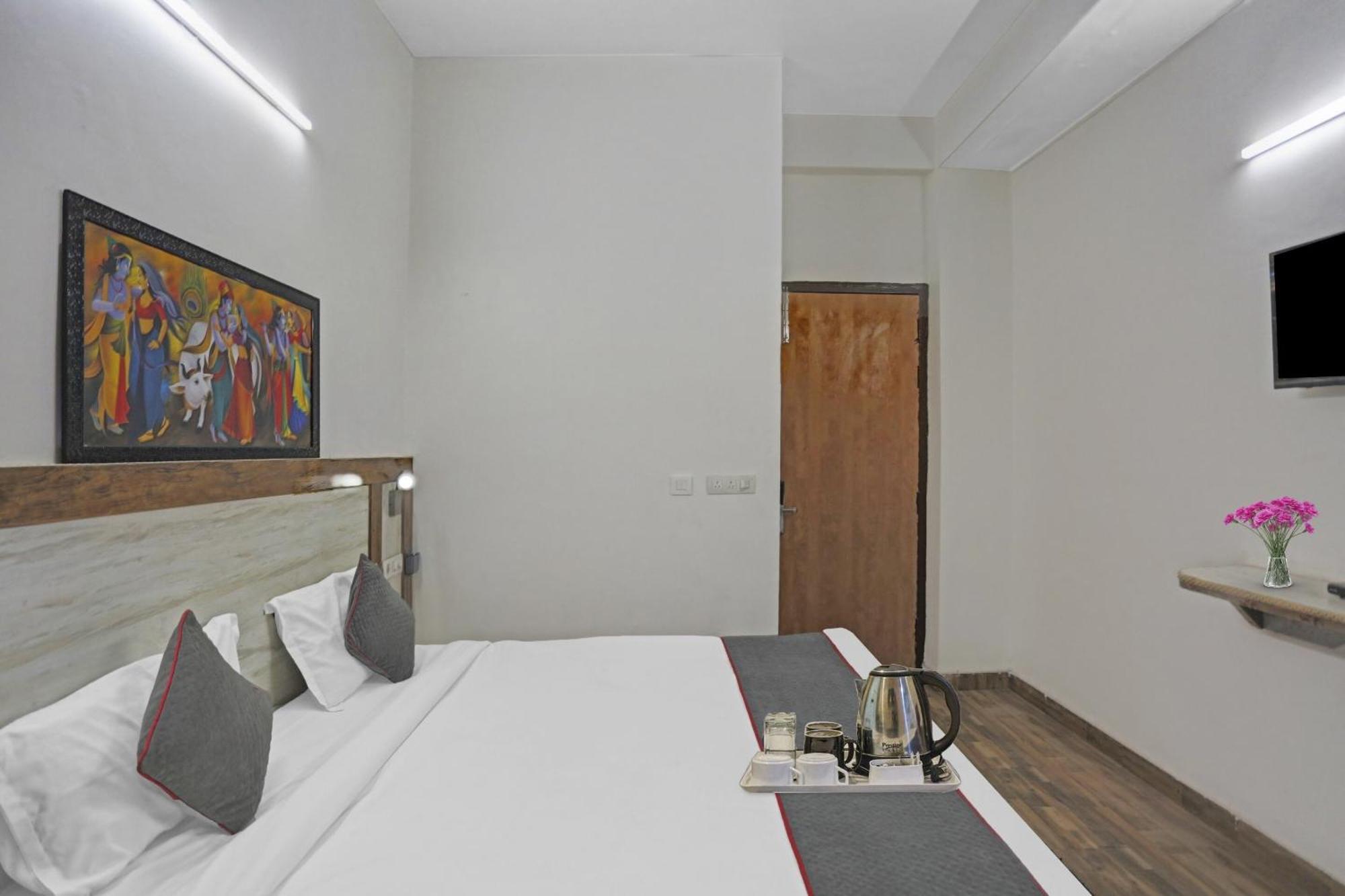 Townhouse Gn Stay Near Gnida Office Metro Station Greater Noida Exterior foto