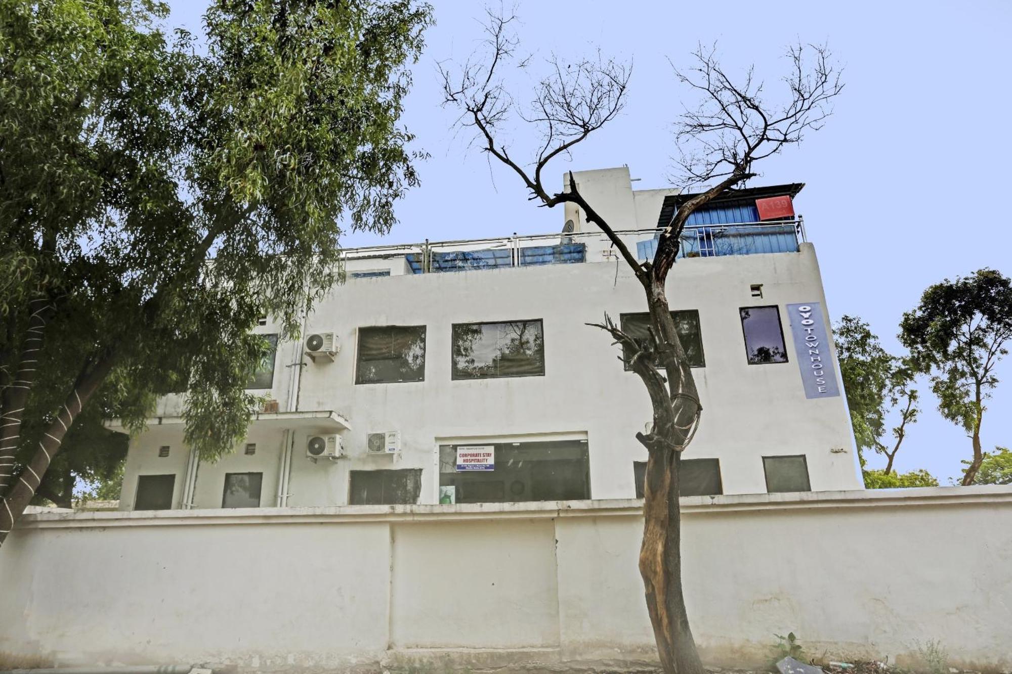 Townhouse Gn Stay Near Gnida Office Metro Station Greater Noida Exterior foto